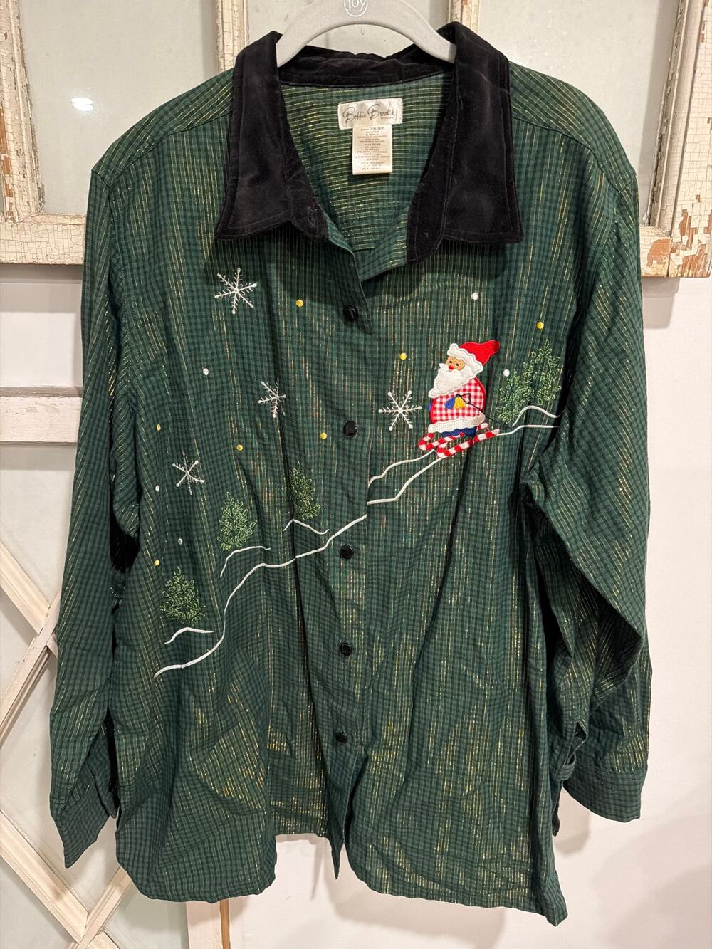 Bobbie Brooks size 26W 28W Christmas button down top embroidered